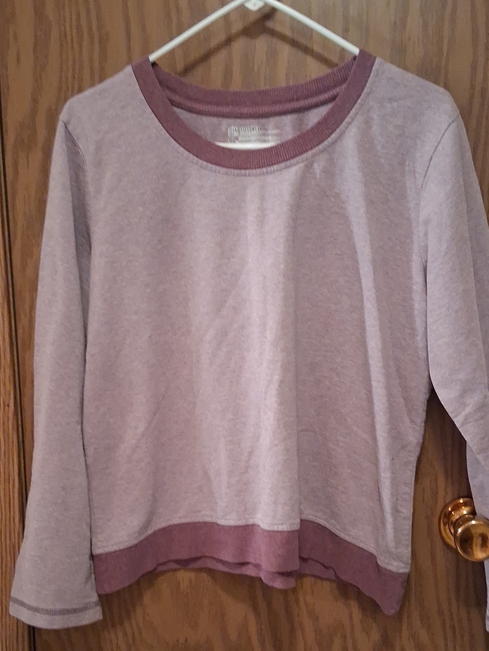 Long-Sleeve Women's Mauve Crewneck Top